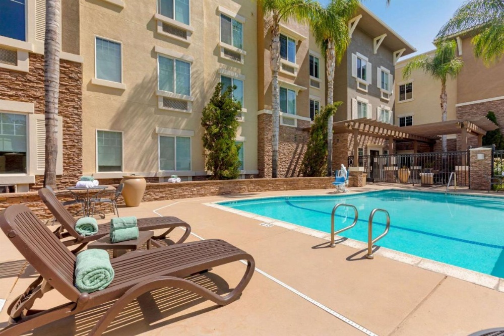 Comfort Inn & Suites Near Ontario Airport Image 10