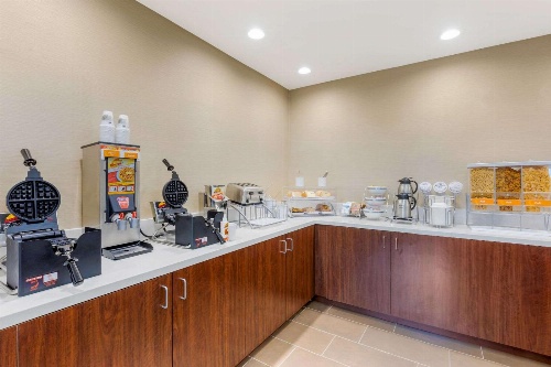 Comfort Inn & Suites Near Ontario Airport image 2