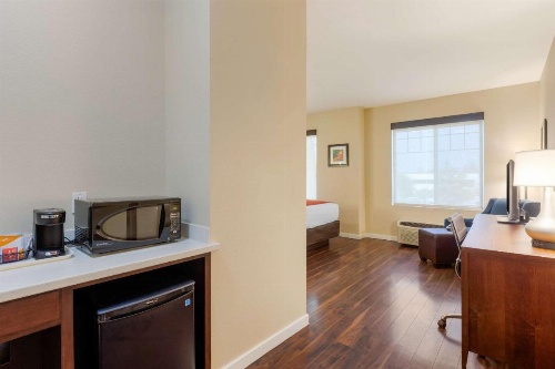 Comfort Inn & Suites Near Ontario Airport image 38