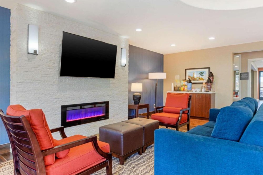 Comfort Inn & Suites Near Ontario Airport Image 43